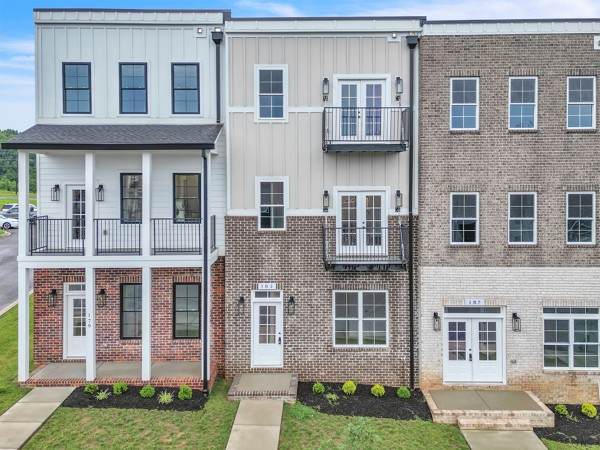 183 Charleston Ave - Photo 1