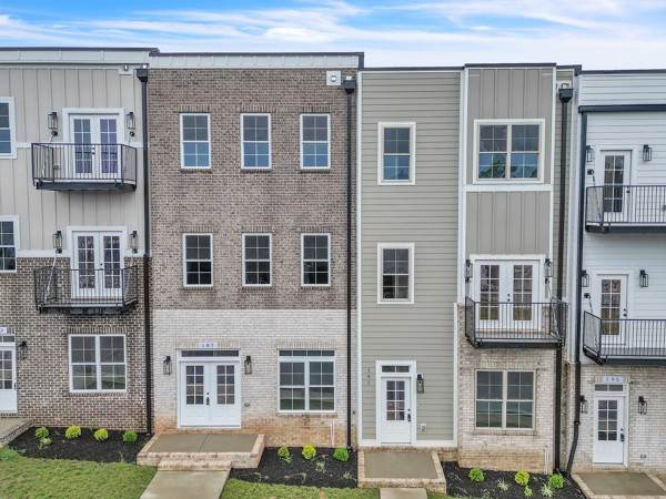 187 Charleston Ave - Photo 1