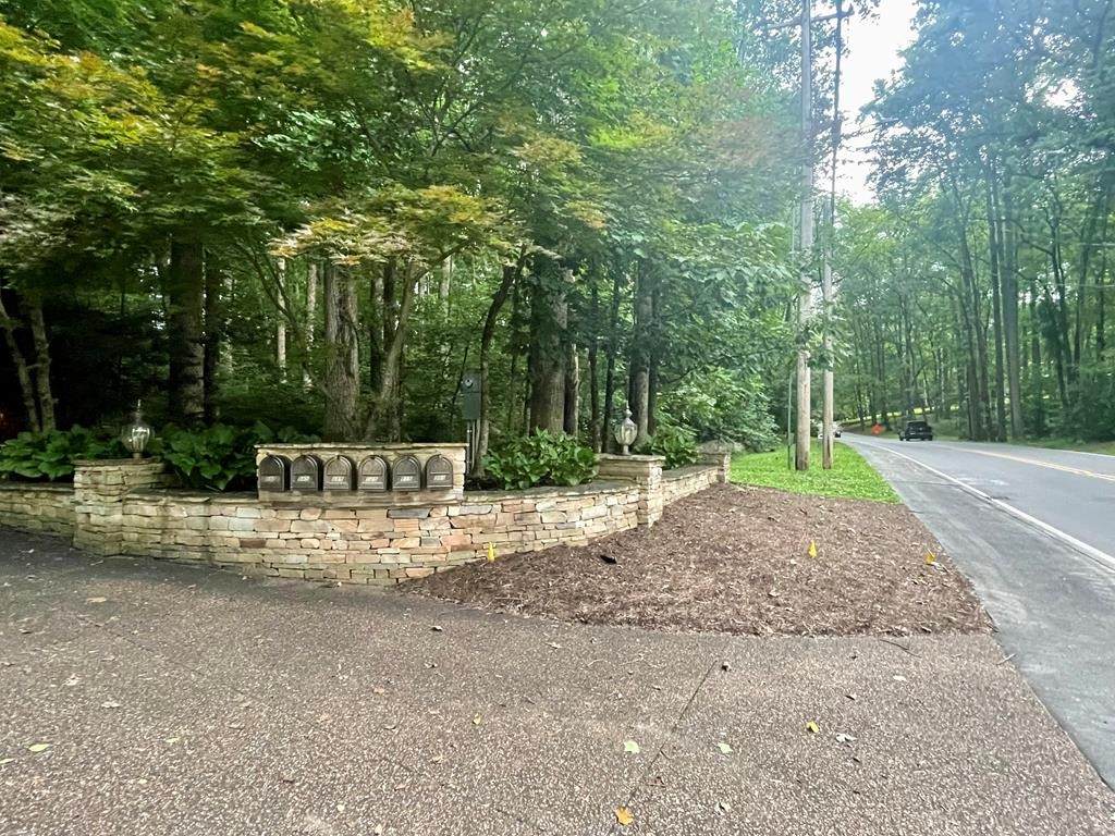 505 S Maple Ave - Photo 1