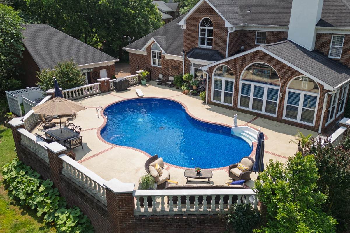 2208 Chadwick Ct - Photo 1