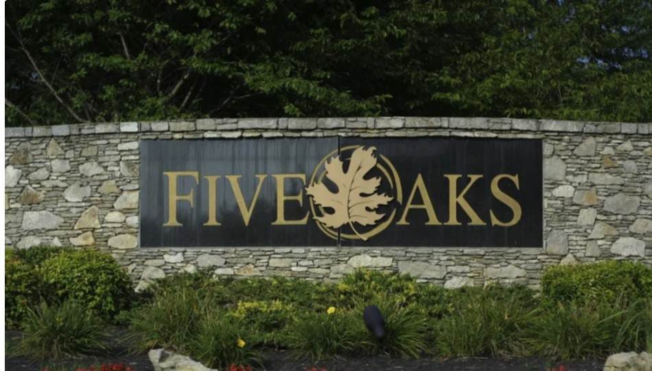 644 Nickolas Dr - Photo 1