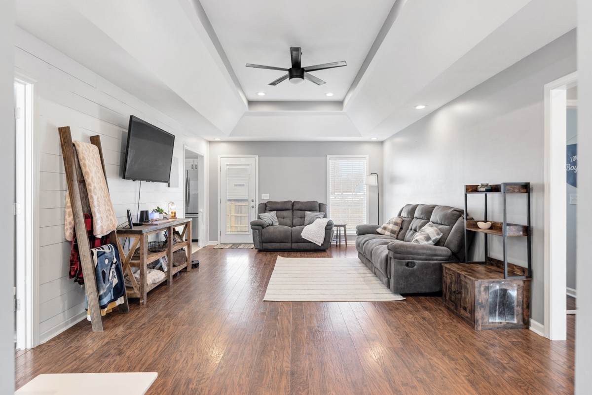 1006 Glennie Lee Dr - Photo 1