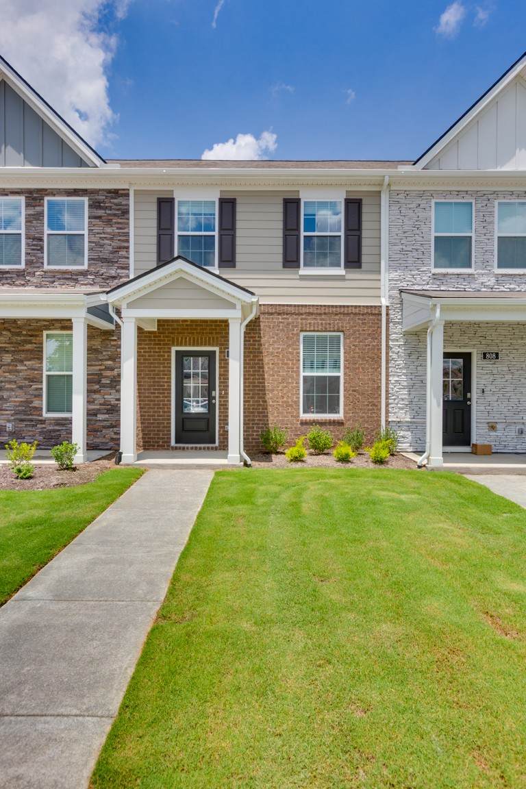 810 Quinn Dr - Photo 1