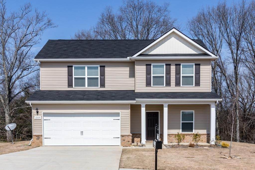 2225 Bee Hive Dr - Photo 1