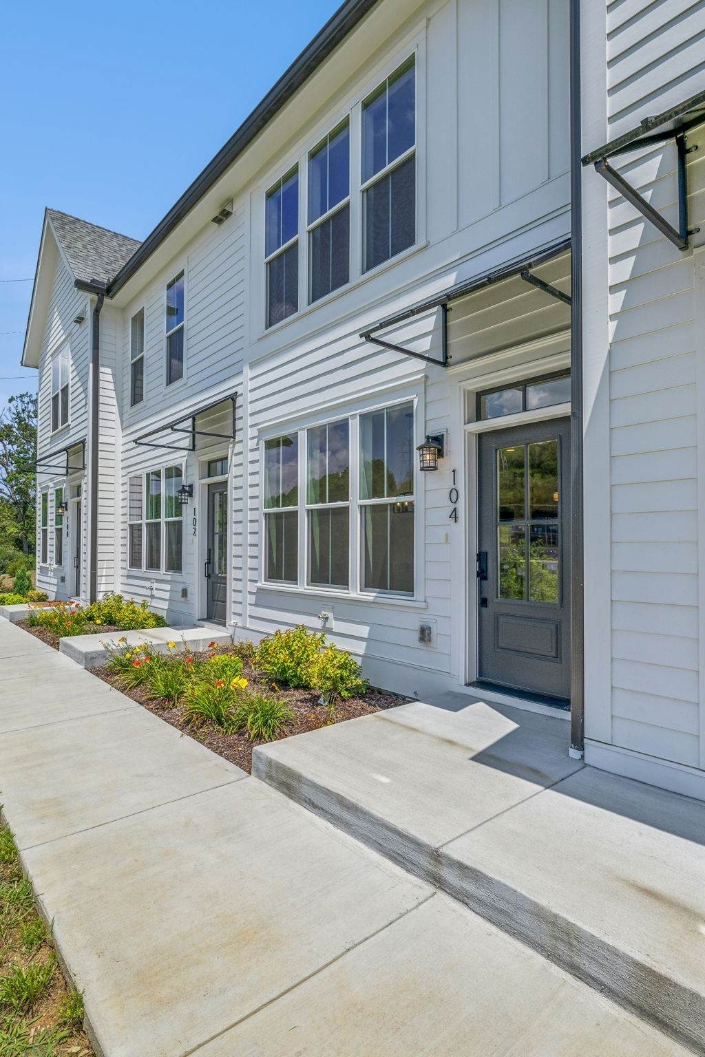 104 Stella Dr - Photo 1