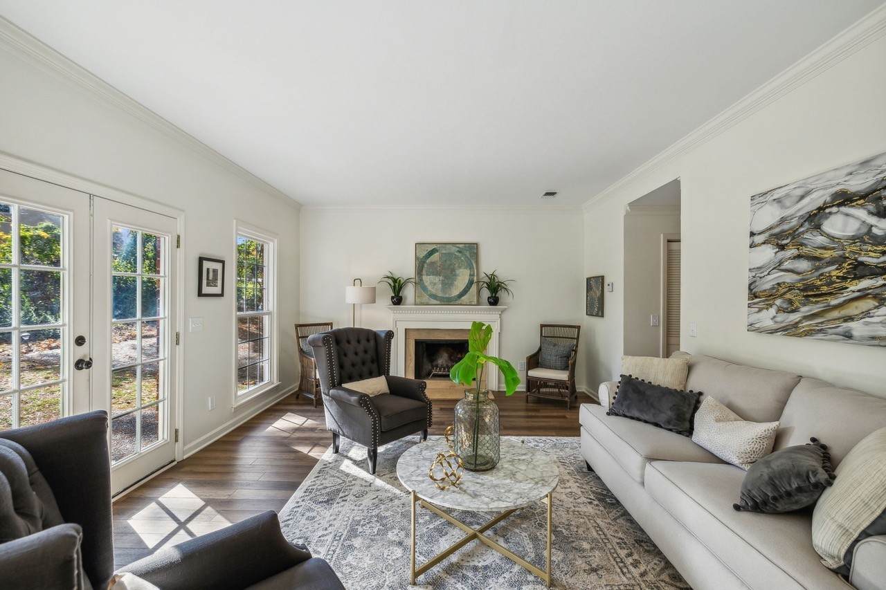 4100 Lealand Ln - Photo 1