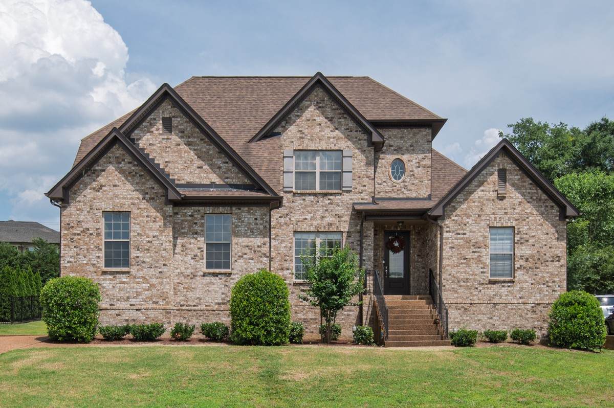1073 Lillian Ln - Photo 1
