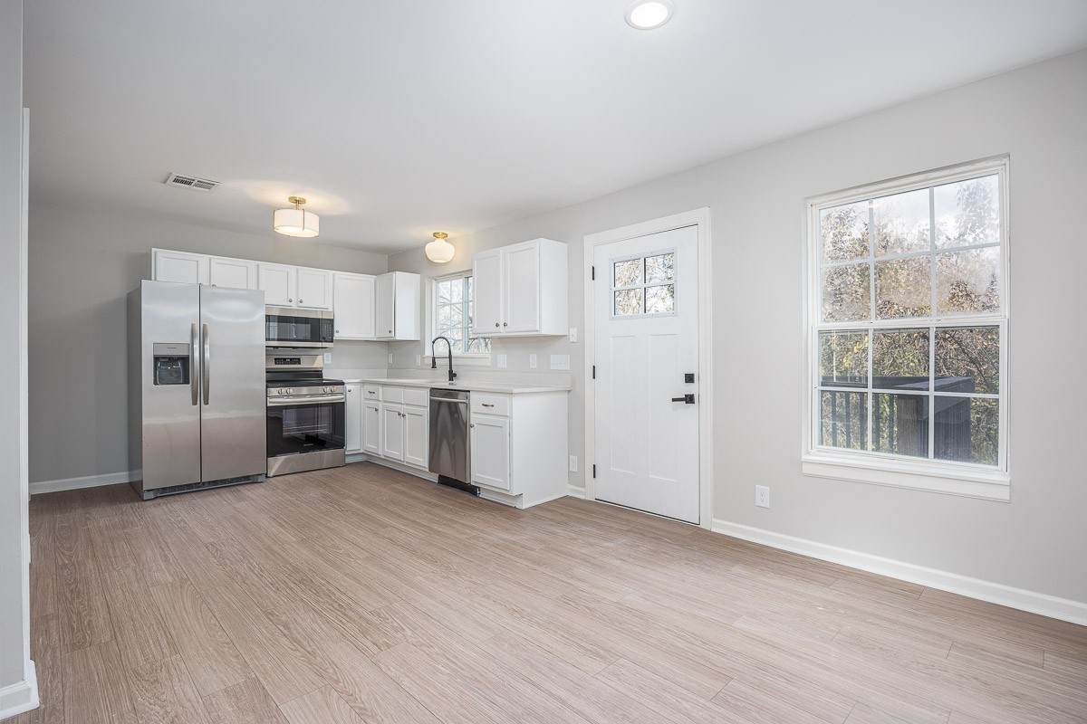 3317B Niagara Dr - Photo 1