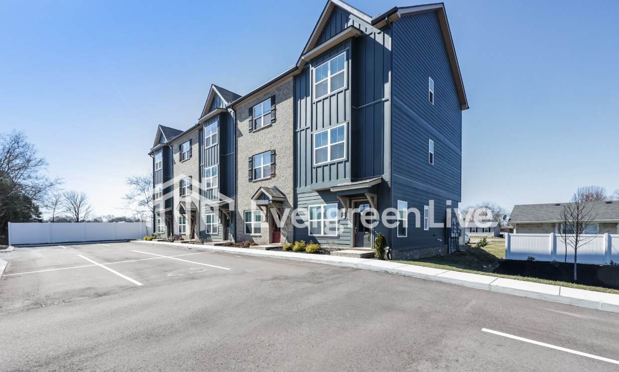 750 Elkins Dr - Photo 1