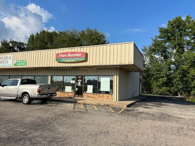 1571 Ft Campbell Blvd - Photo 1
