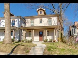 2118 Elliott Ave - Photo 1