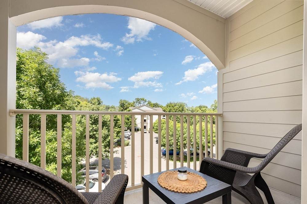 410 Rosedale Ave - Photo 1