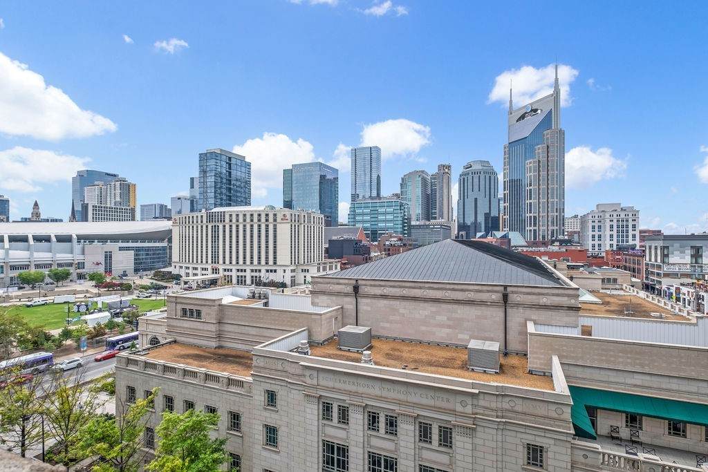 301 Demonbreun St - Photo 1