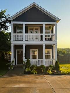 144 N Vine St - Photo 1