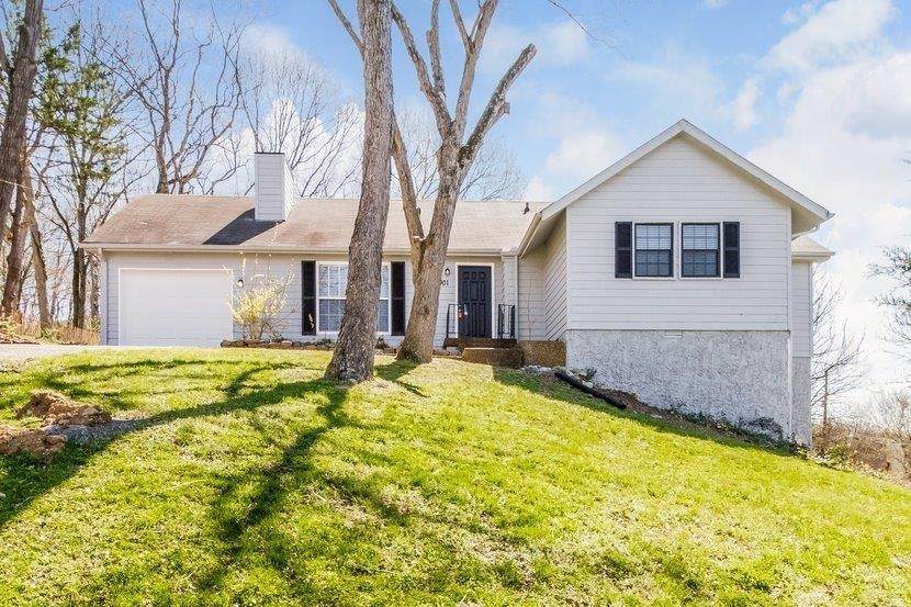 5001 Pebble Creek Dr - Photo 1