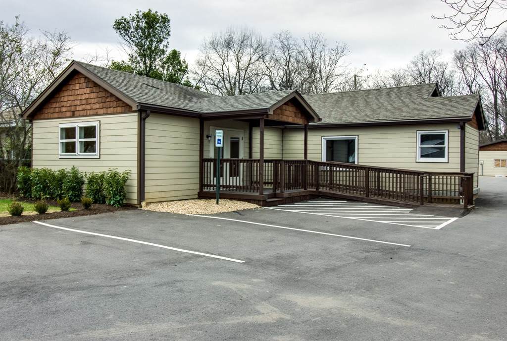 1410 W Main St - Photo 1