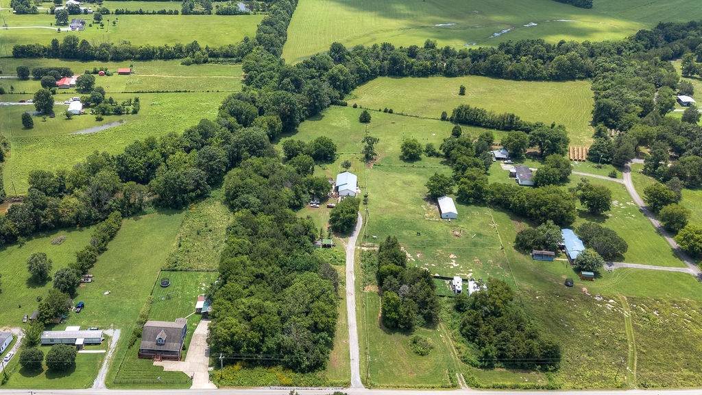 4580 Simmons Bluff Rd - Photo 1