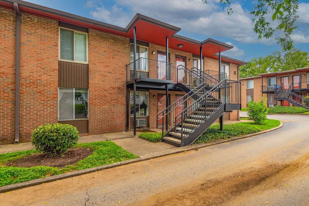 https://bt-photos.global.ssl.fastly.net/nashville/orig_boomver_1_RTC2946901-1.jpg
