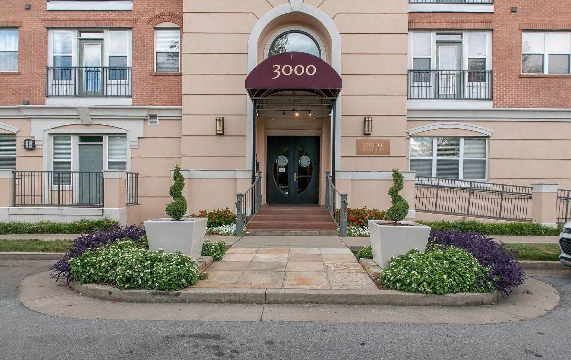 3000 Vanderbilt Pl - Photo 1