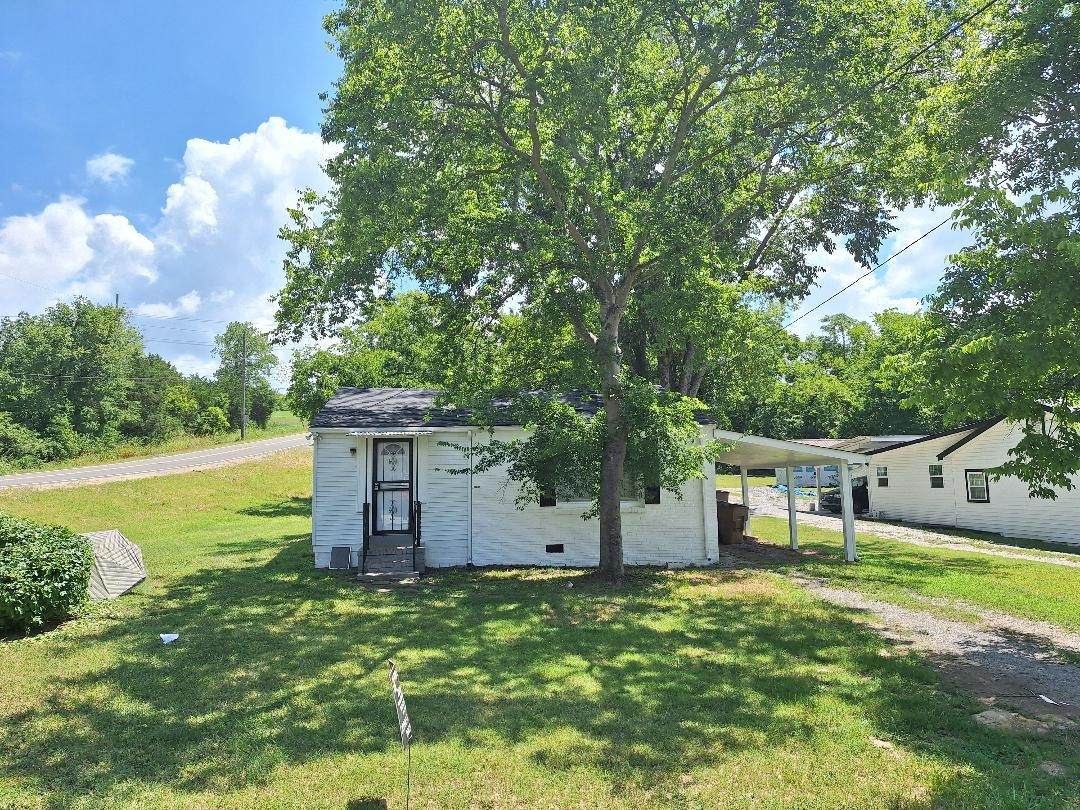 4028 Meadow Rd - Photo 1