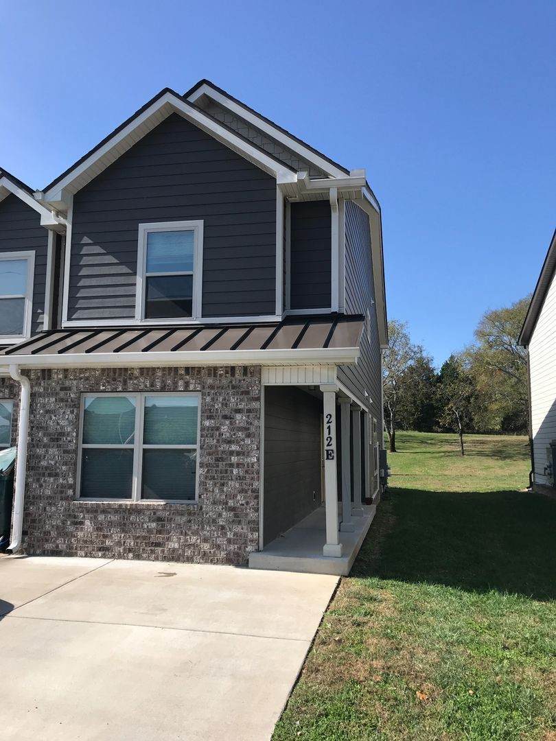 212 Carver Ln - Photo 1