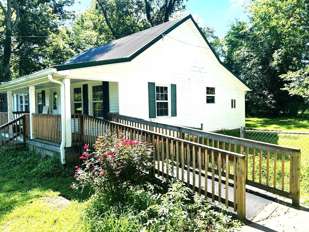 1813 Hampshire Pike - Photo 1