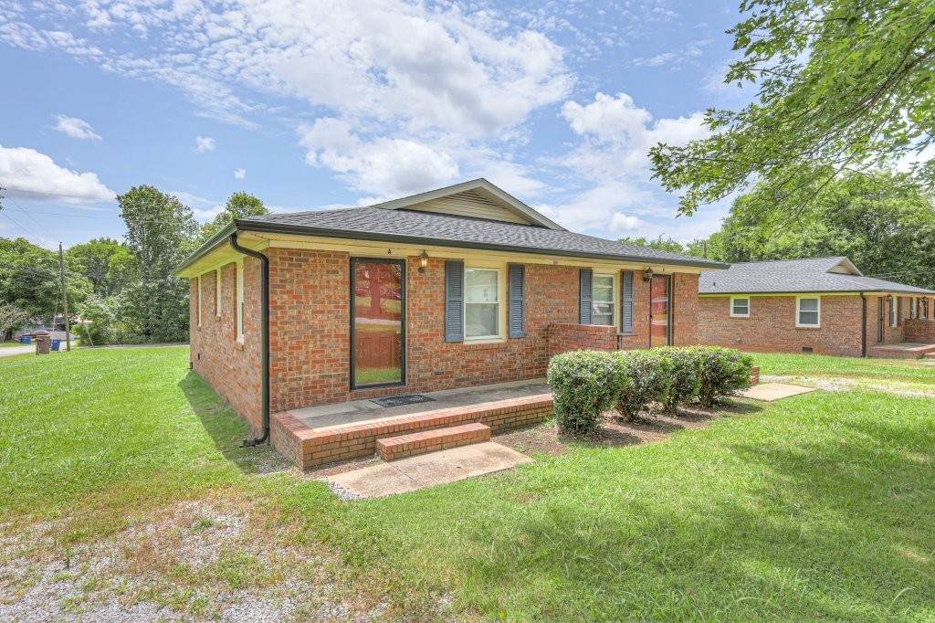 1003 West Lane Street - Photo 1