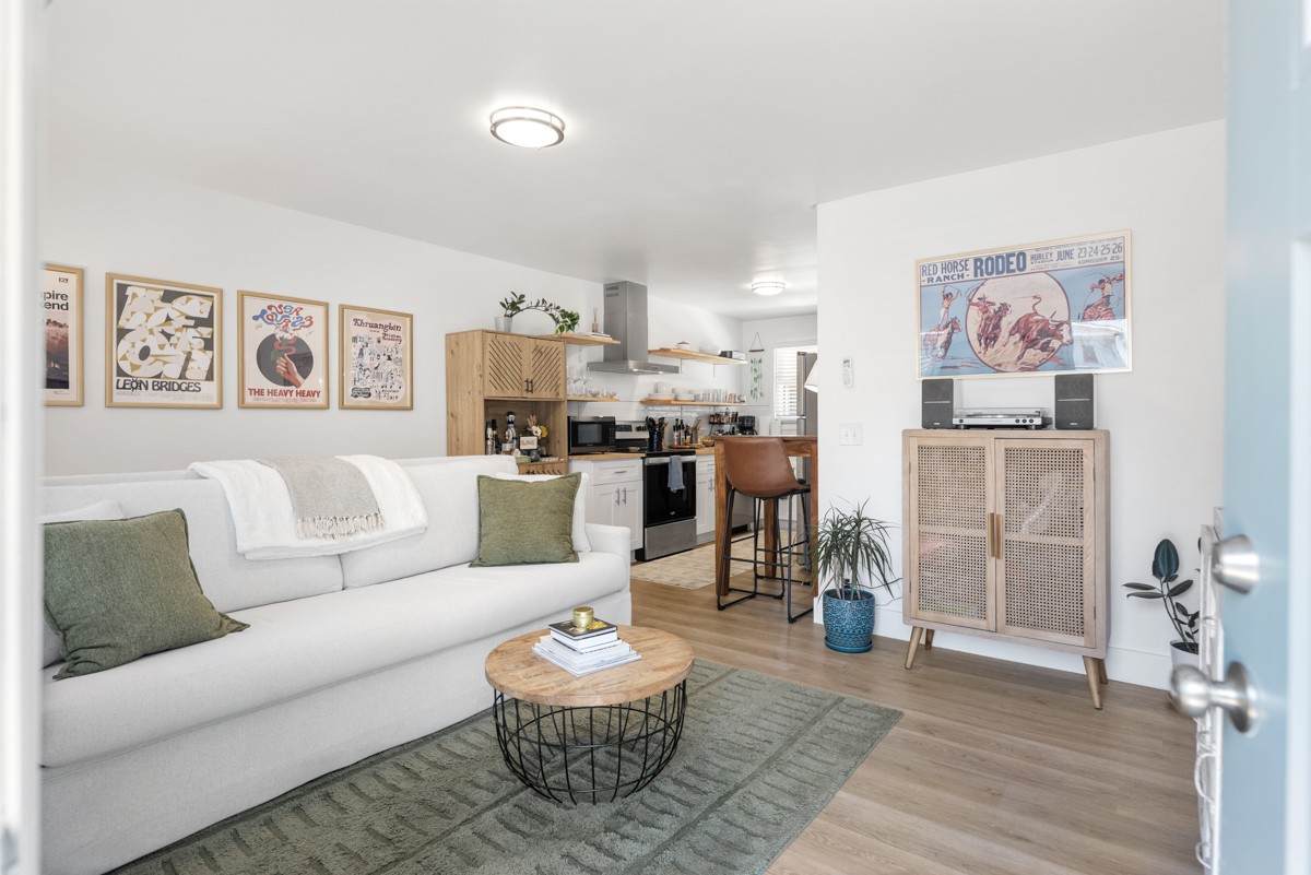 627 Shelby Ave - Photo 1