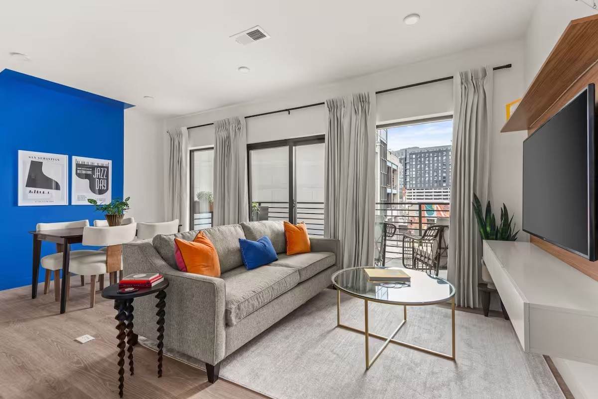 635 7th Ave - Photo 1