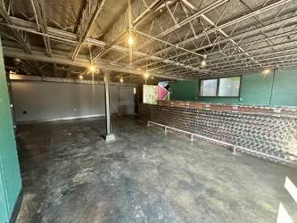 714 W Main St - Photo 1