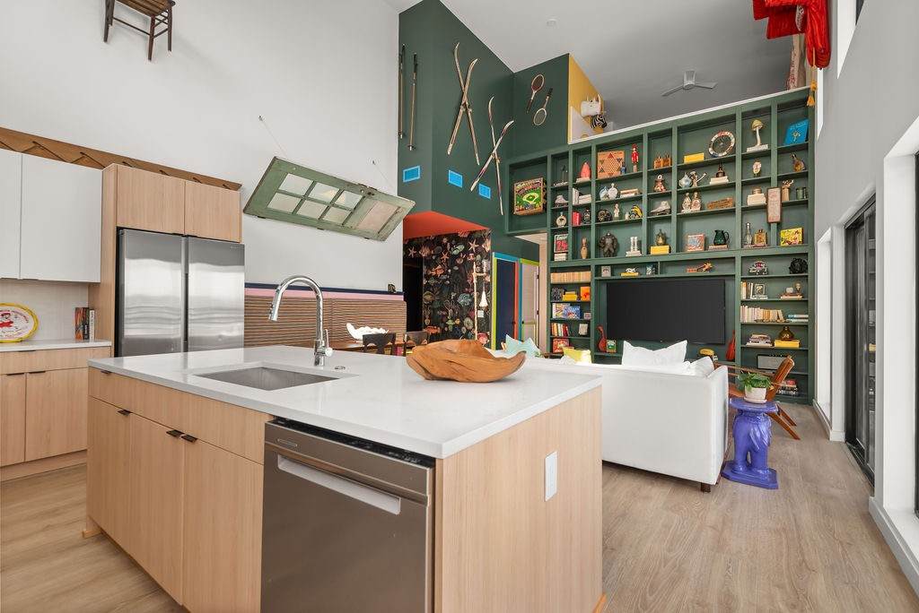 635 7th Ave - Photo 1