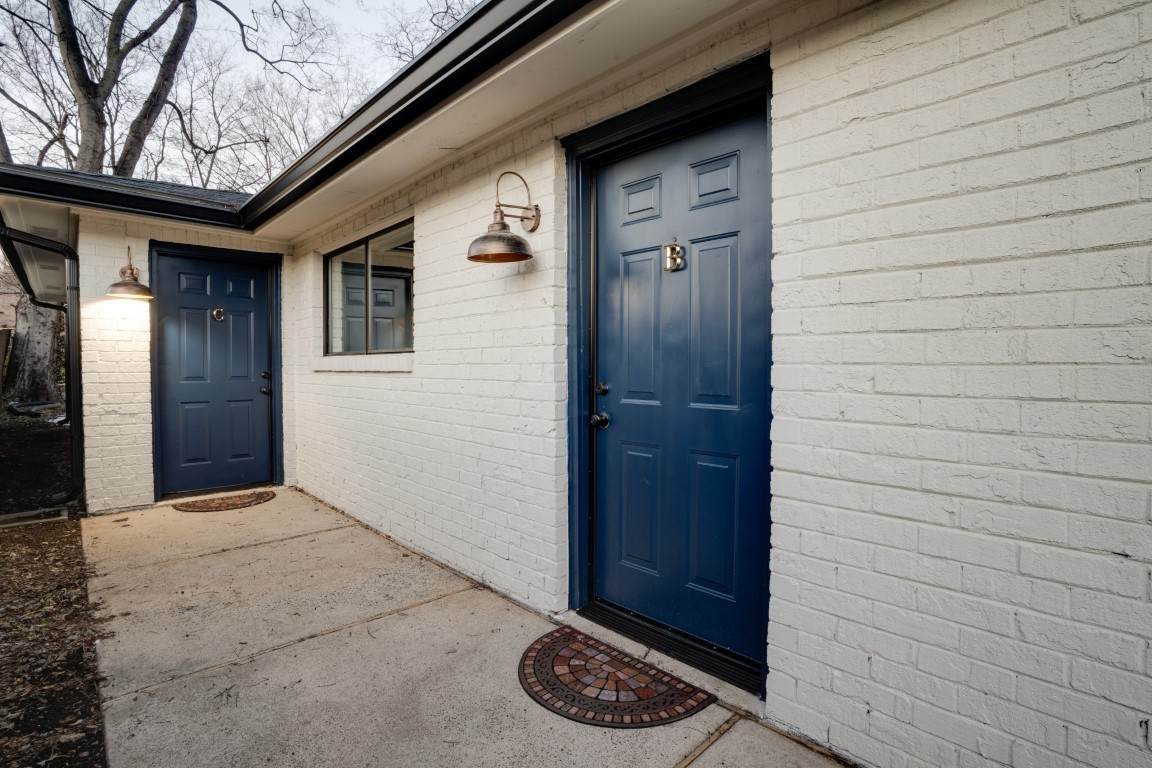 1922 Herman St - Photo 1