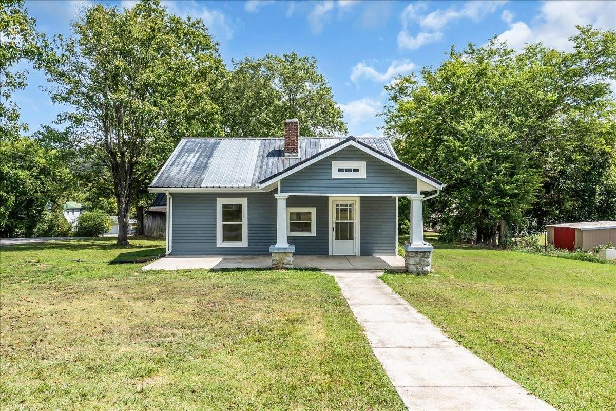 104 Locust St - Photo 1