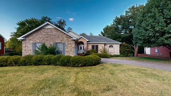 1519 Kensington Dr - Photo 1