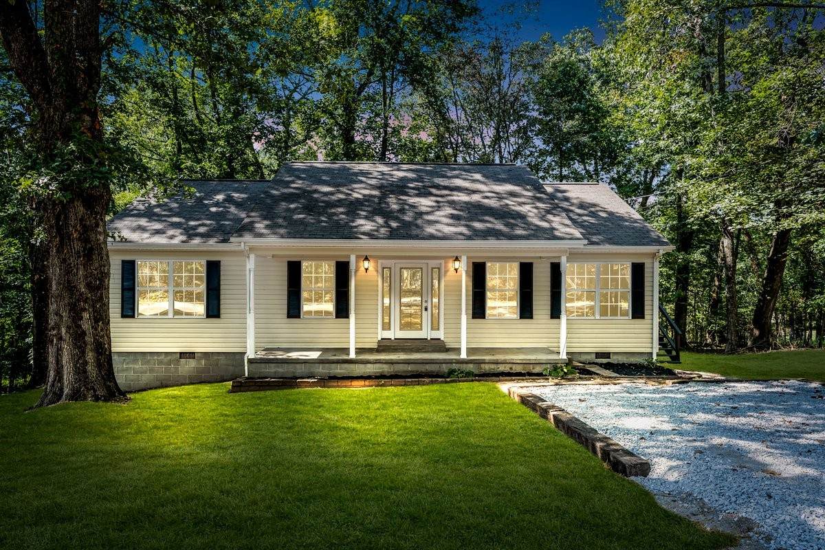 405 Spring St - Photo 1