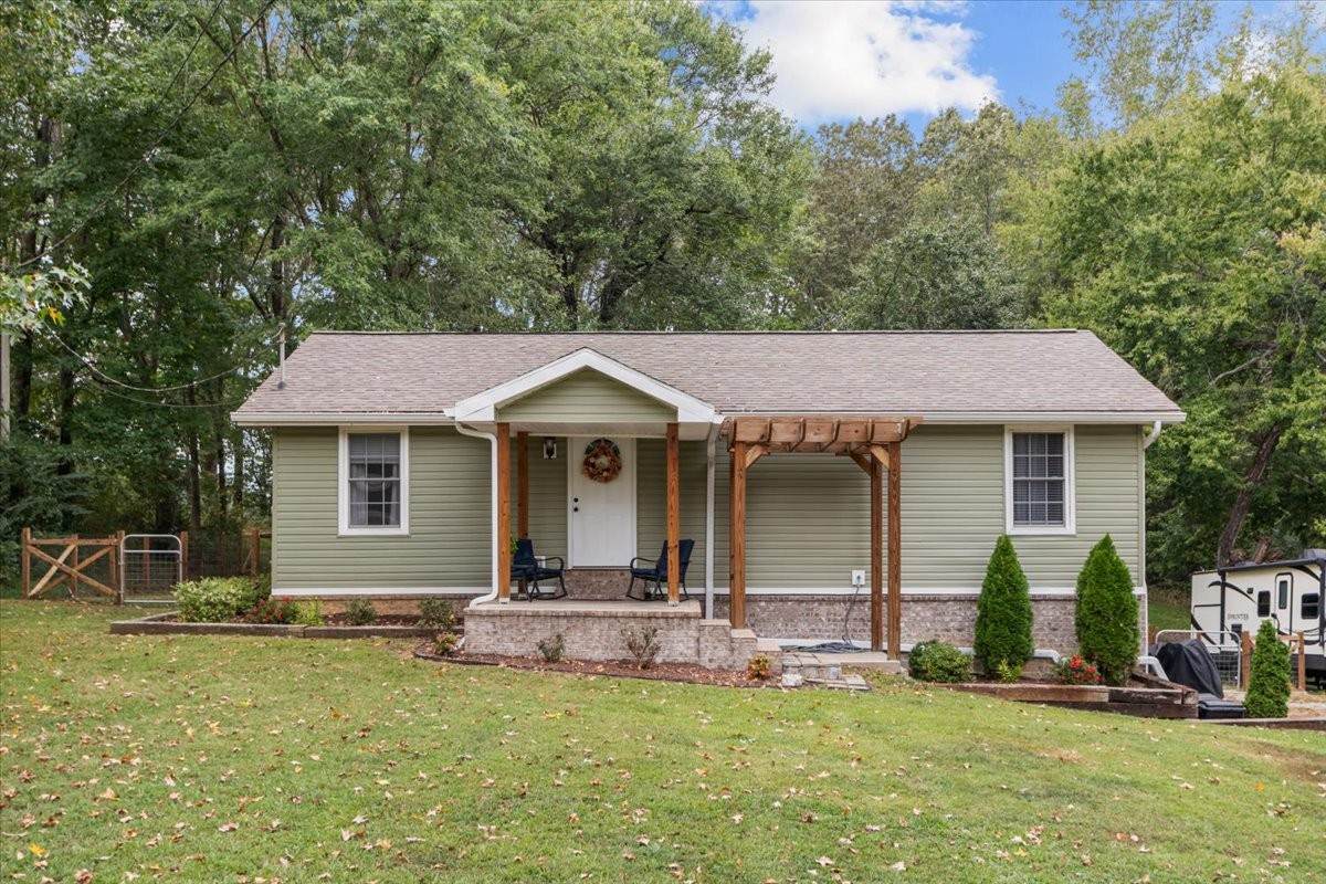 290 Rose Ave - Photo 1