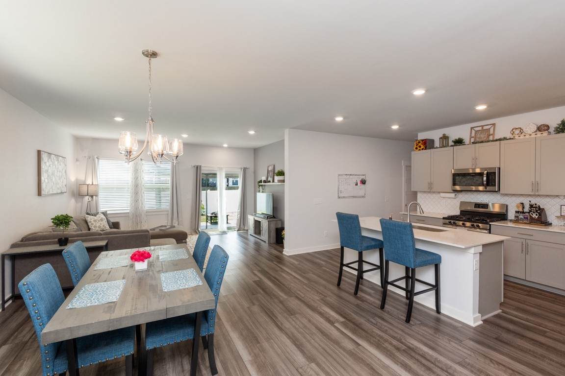 527 Torrey Pines Ln - Photo 1