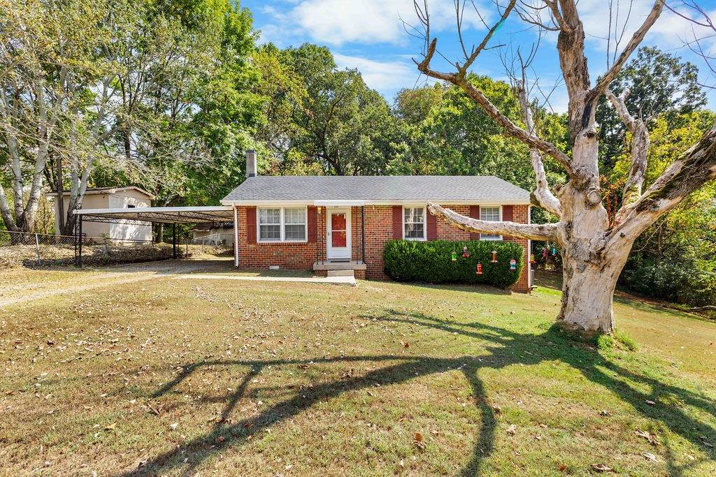 2731 Patricia Ln - Photo 1