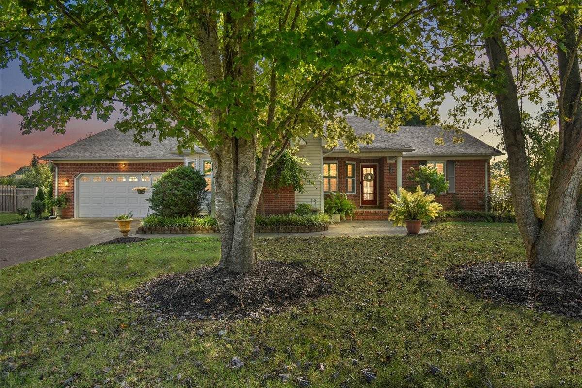 14 Delana Ave - Photo 1