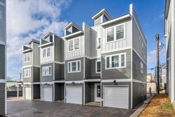 4910 Delaware Ave - Photo 1