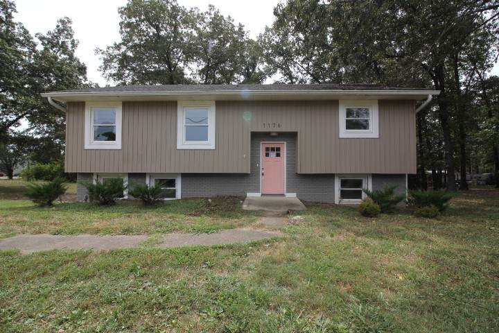 1176 Lafayette Rd - Photo 1