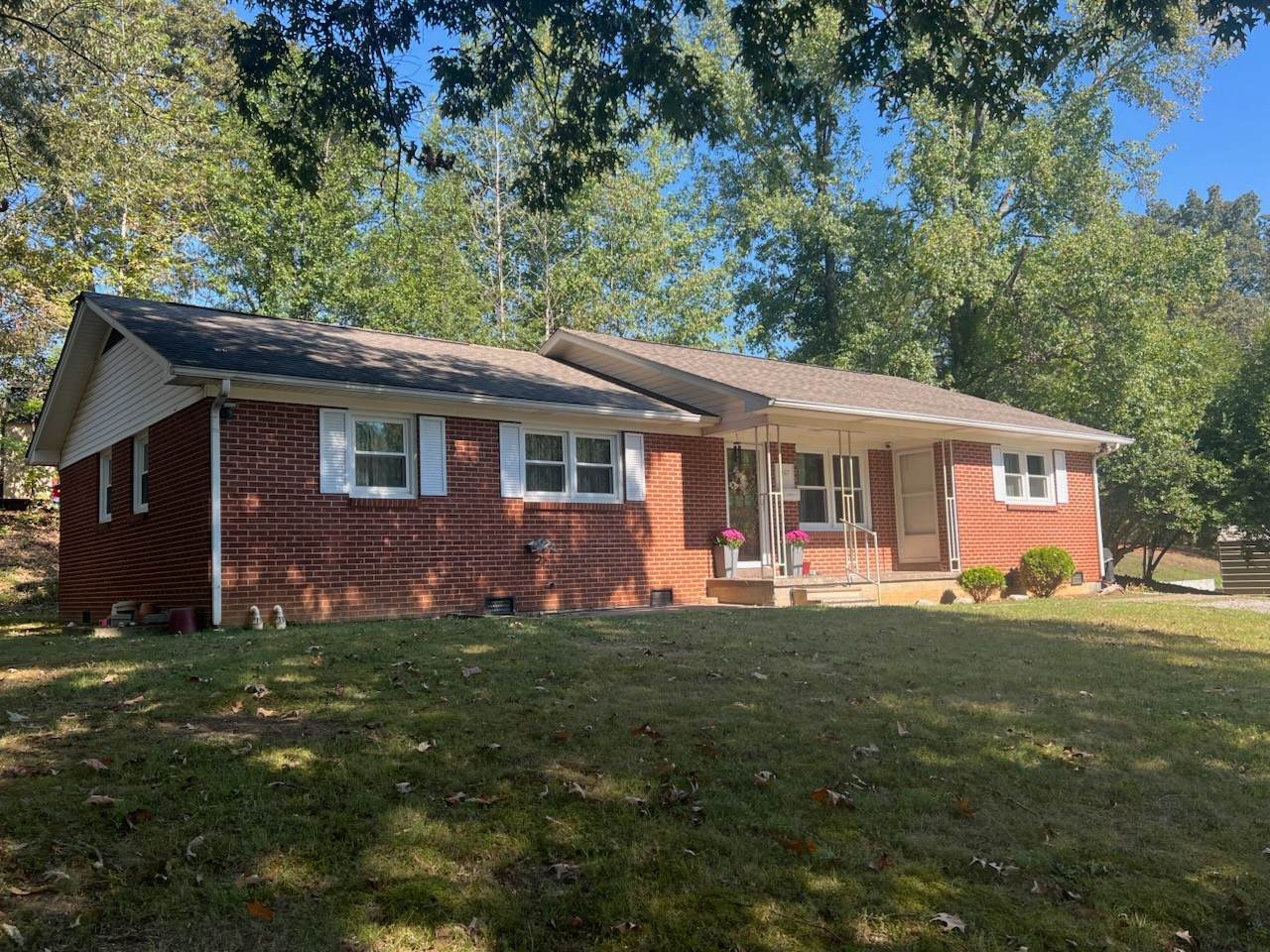 247 Castle Ln - Photo 1