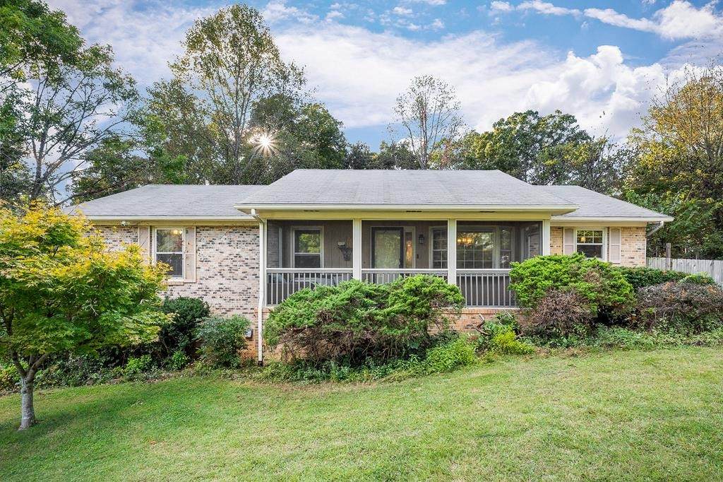 715 West Oak Dr - Photo 1