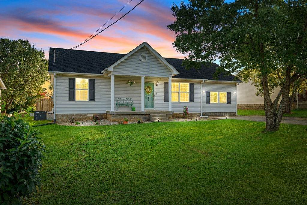 144 Heritage Cir - Photo 1