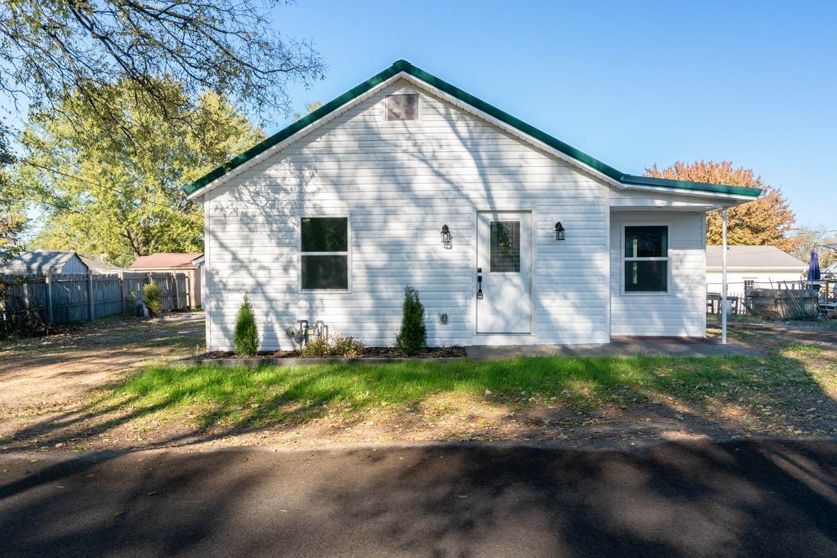 342 Crescent Dr - Photo 1