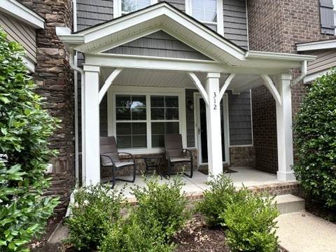 312 Mapleton Aly - Photo 1