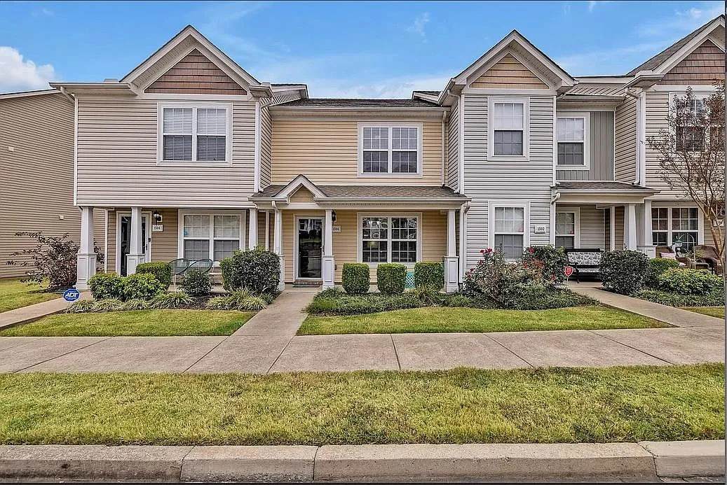 1504 Sprucedale Dr - Photo 1