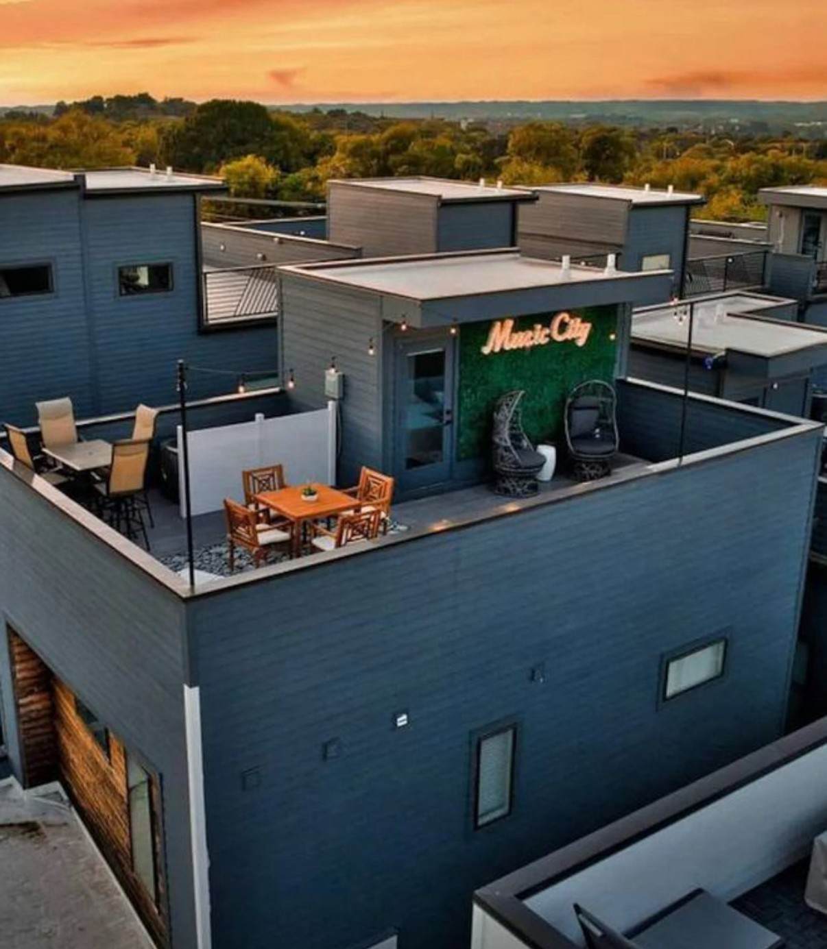 2718 Delaware Ave - Photo 1