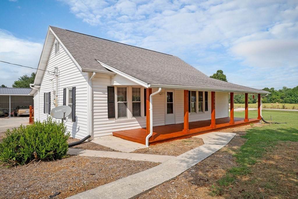 1462 Franks Ferry Rd - Photo 1