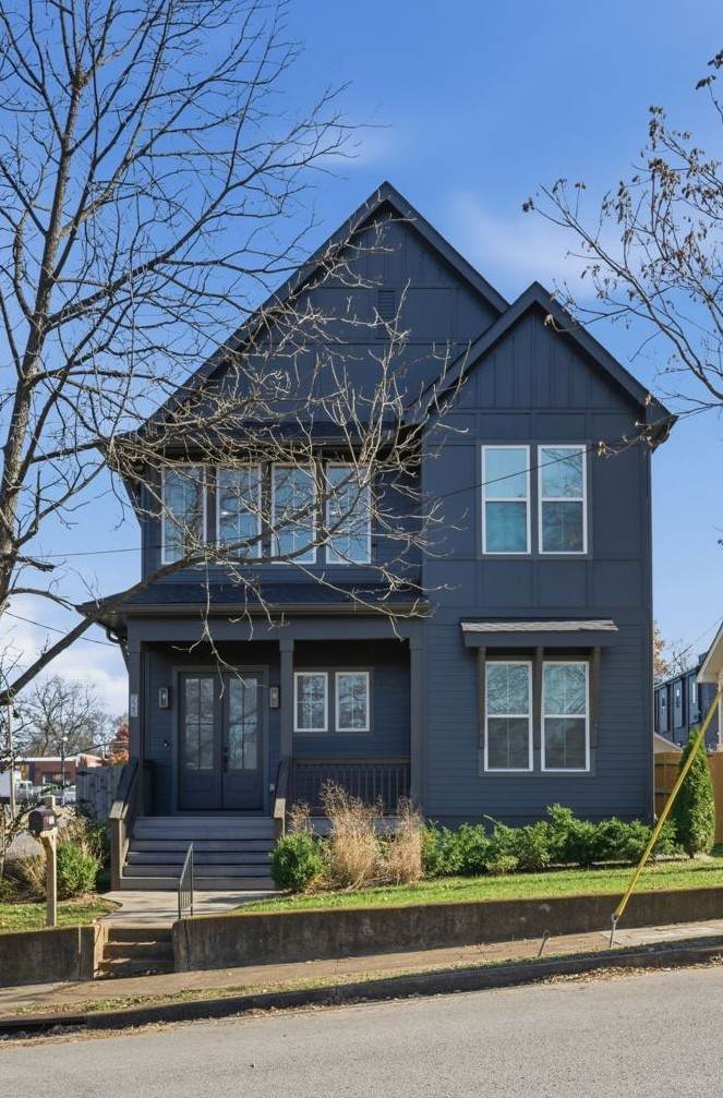 725 Hart Ave - Photo 1